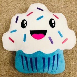 NWOT, Cupcake Plush Stuffie. 16” x 16” x 3”
